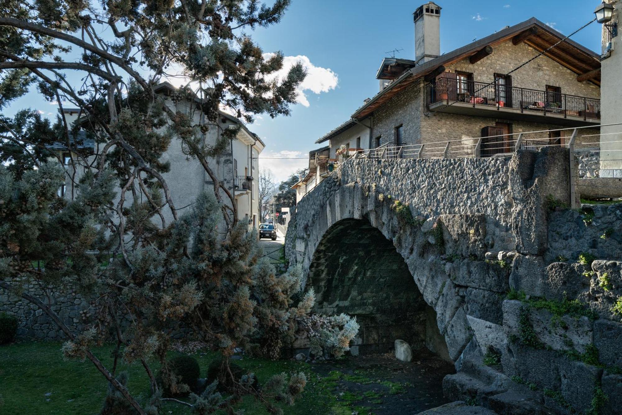 Alpine Apartment Aosta Eksteriør billede